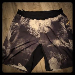 Men's lululemon drawstring shorts